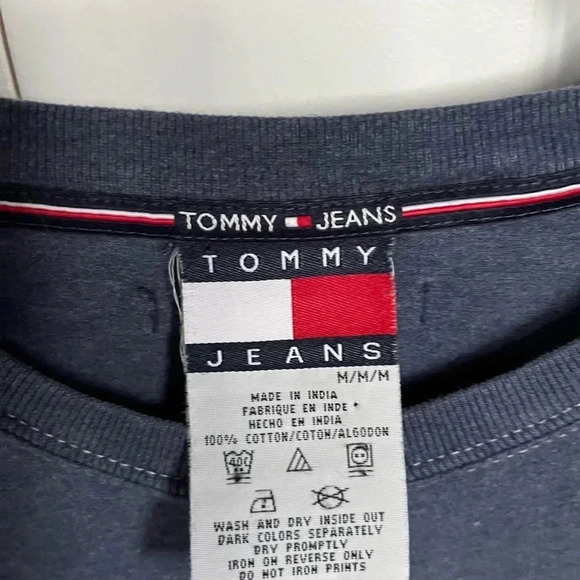 Tommy Hilfiger classic blue gray  T-Shirt size medium - Picture 3 of 4